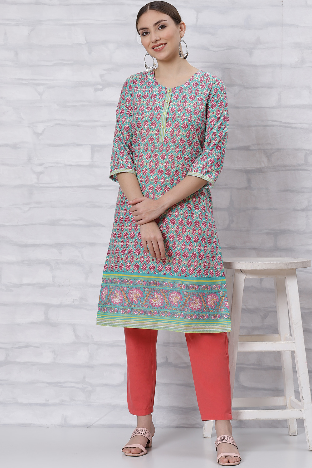 Red Straight Kurta image number 5
